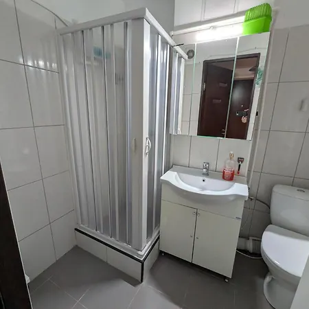Cosy Parkside Close To The Metro Station Apartment