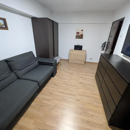 Cosy Parkside Close To The Metro Station Apartment