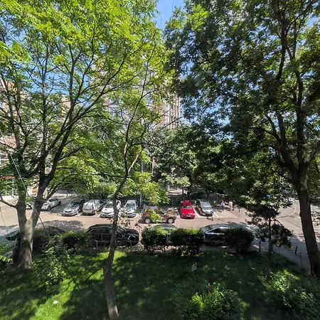 Cosy Parkside Close To The Metro Station Apartment *